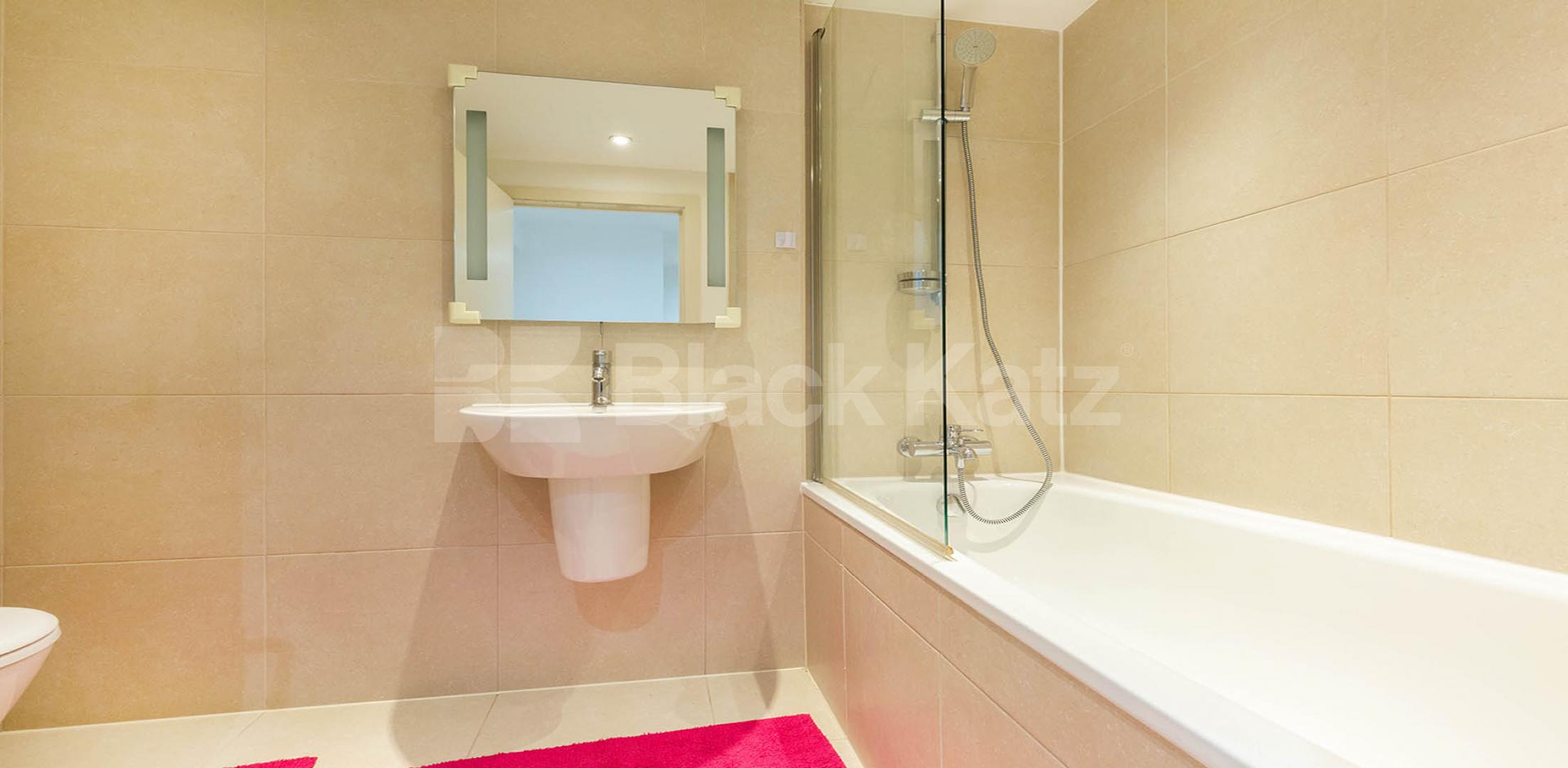 Fantastic modern 2 bed 2 bath flat within a private development  York Way, Camden / Caledonian Road 